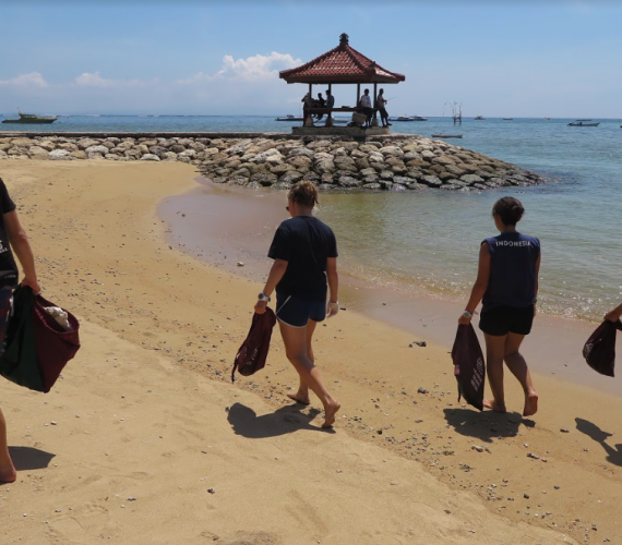 Balinese People Get More And More Involved In The Environmental Protection