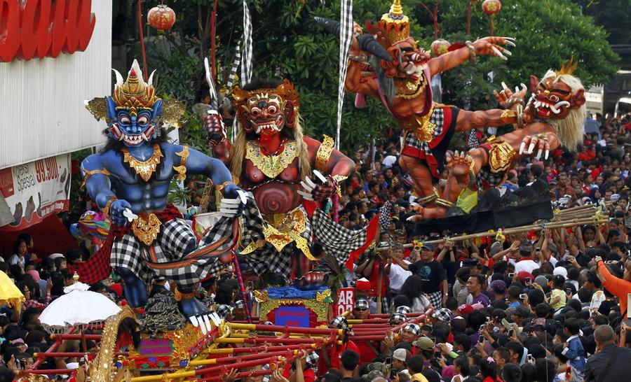 Ogoh-ogoh parade | Atlantis Bali Diving