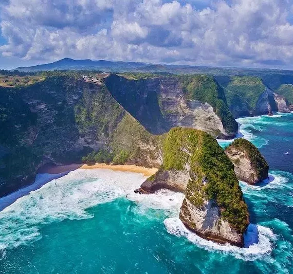 Nusa Penida beautiful sky Beach